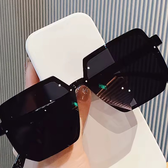 give Accessories - MYSTERY ITEM
Catch a vibe Giveaway item***